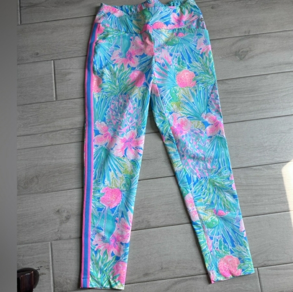 Lilly Pulitzer Pants - NWOT Lilly Pulitzer golf size UPF 50+ luxletic 28” Corso pant 16 size